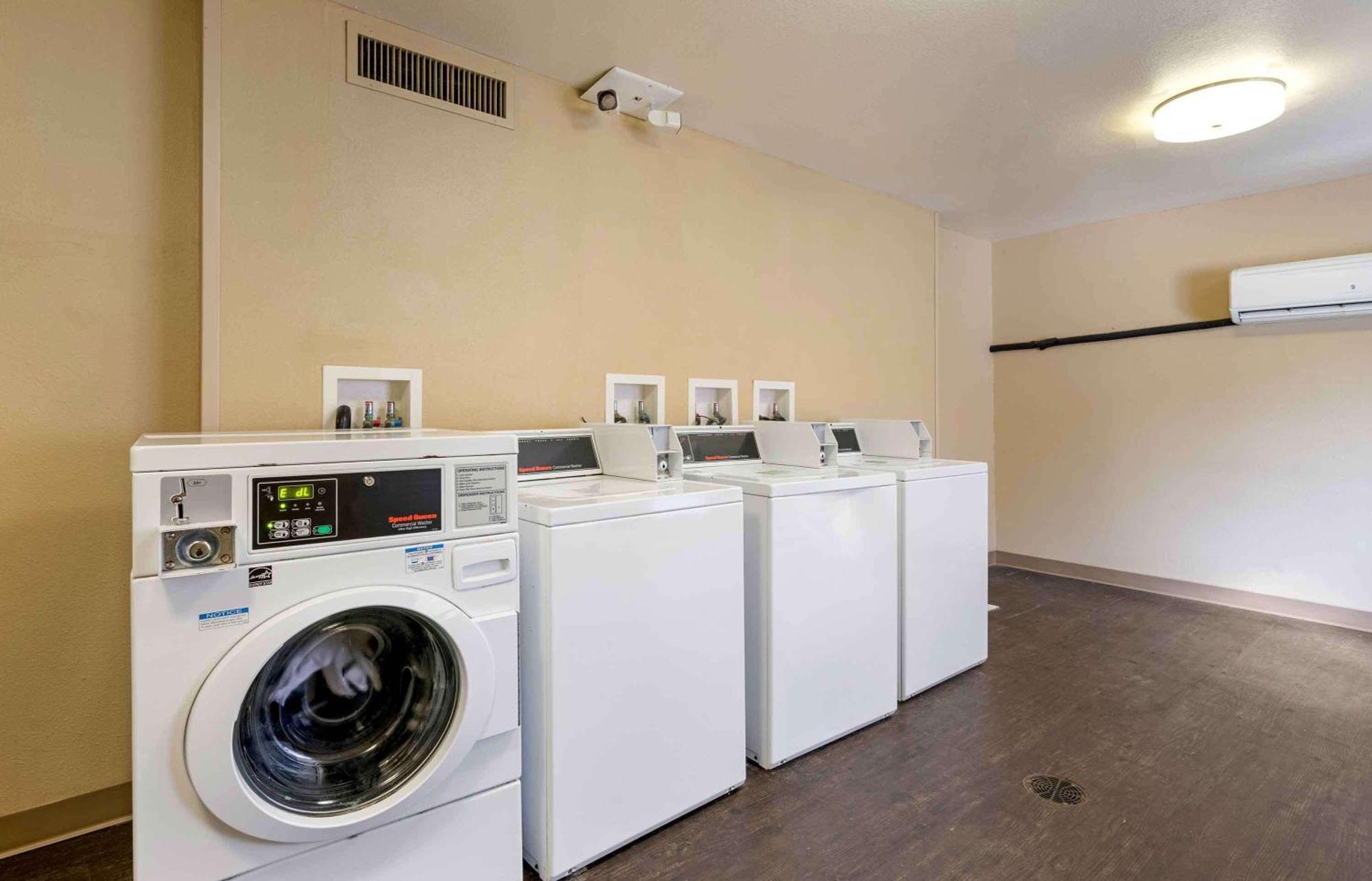 Extended Stay America Suites - Orlando - Convention Center - Universal Blvd Williamsburg Ngoại thất bức ảnh