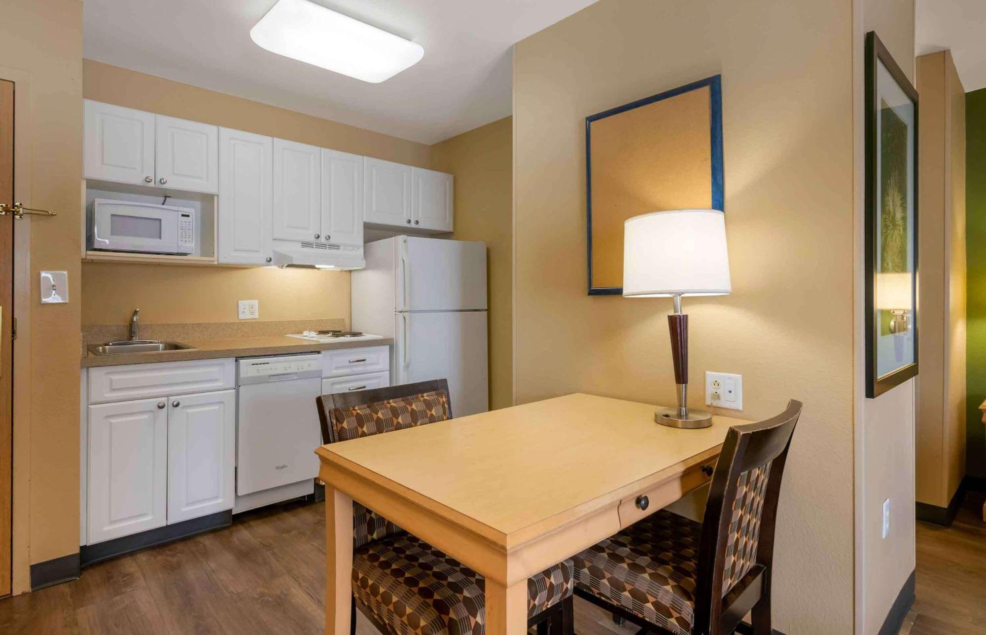 Extended Stay America Suites - Orlando - Convention Center - Universal Blvd Williamsburg Ngoại thất bức ảnh